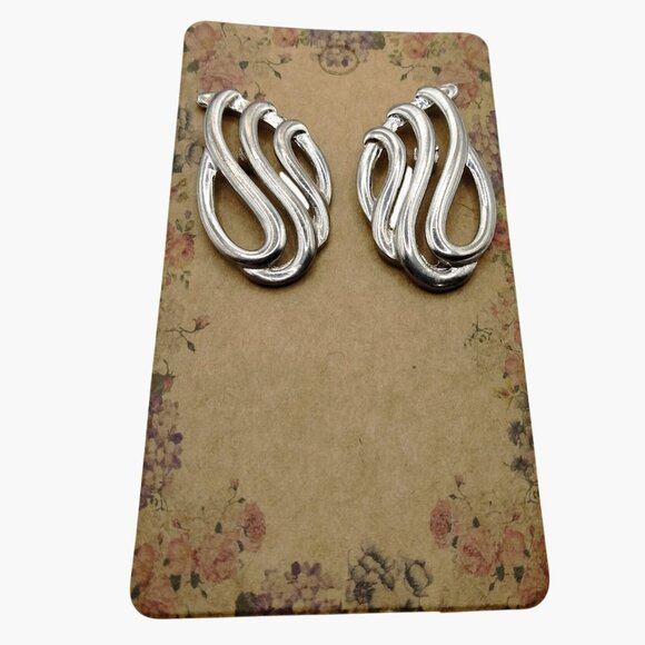 Abstract Wave Design Earrings Silver Toned Pierced Post Art Deco Open Work Swirl - Picture 1 of 5